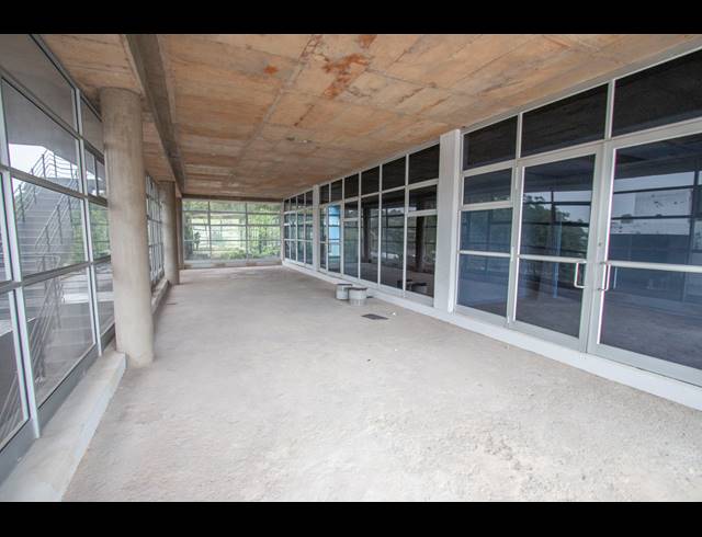 1,596M² OFFICE TO LET IN PARKMORE